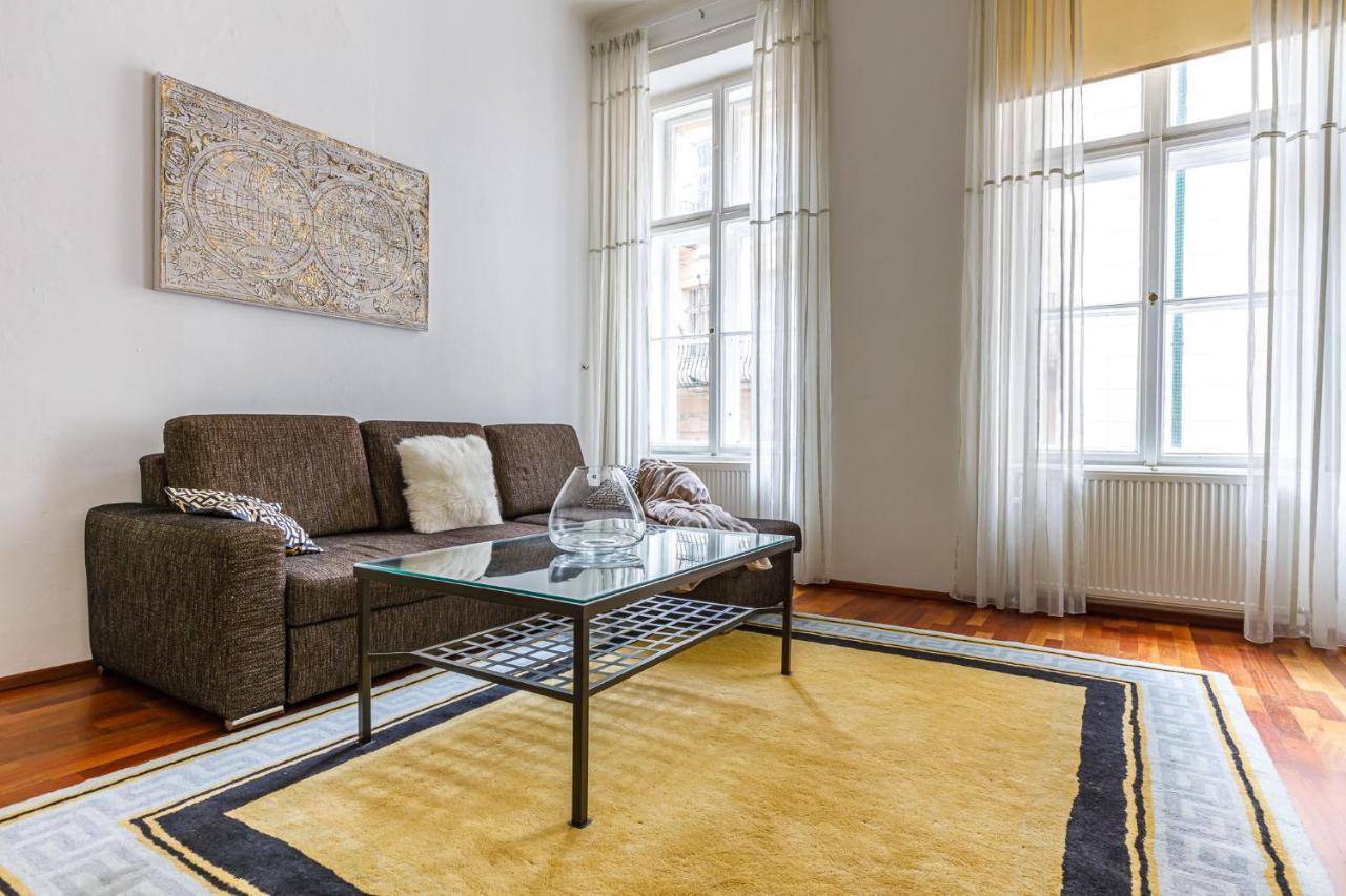 Newly Renovated Apartment In The Old Town Bratislava Eksteriør billede