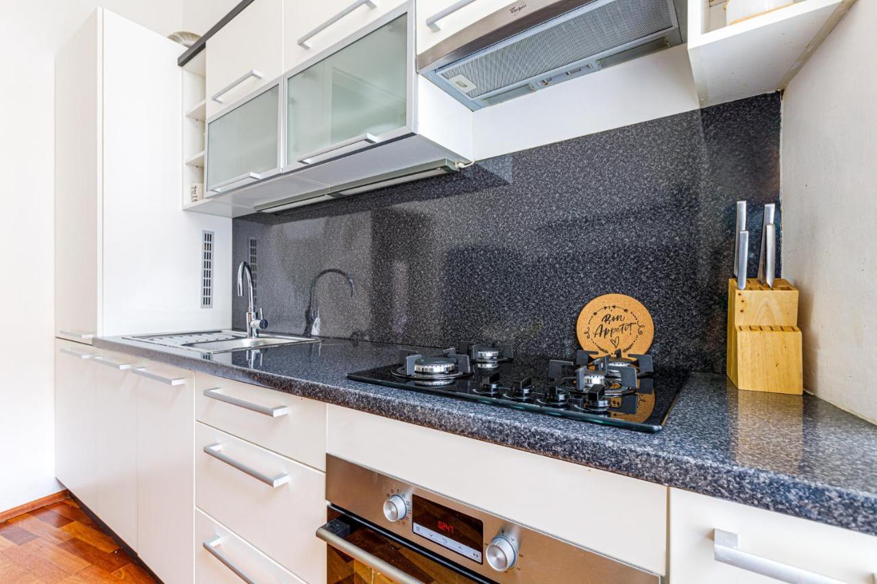 Newly Renovated Apartment In The Old Town Bratislava Eksteriør billede