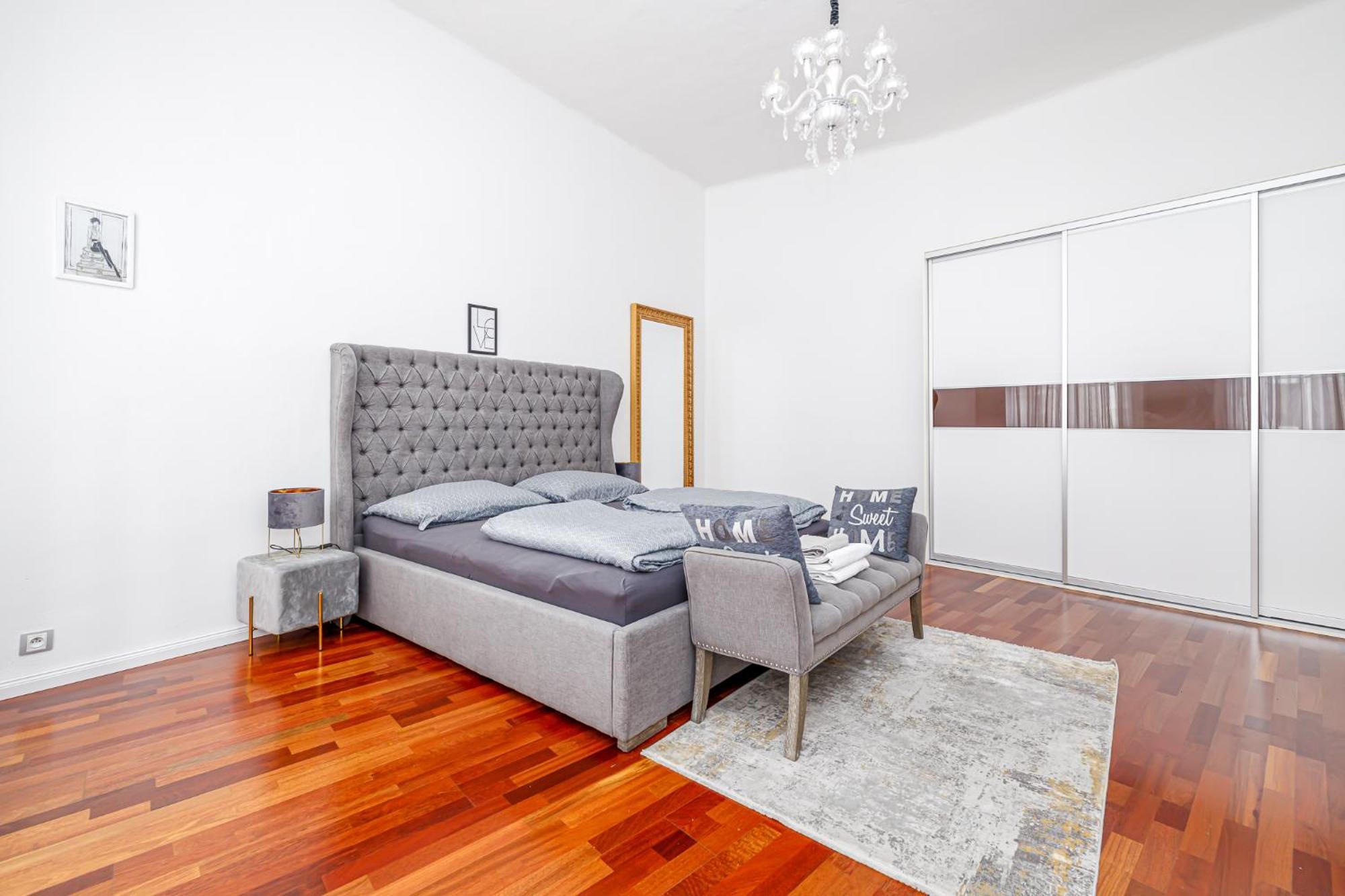 Newly Renovated Apartment In The Old Town Bratislava Eksteriør billede